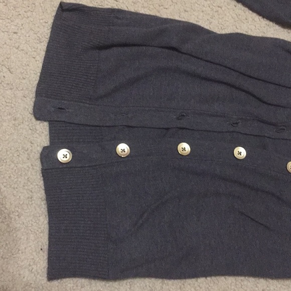 Gray cardigan with gold buttons - Picture 4 of 5